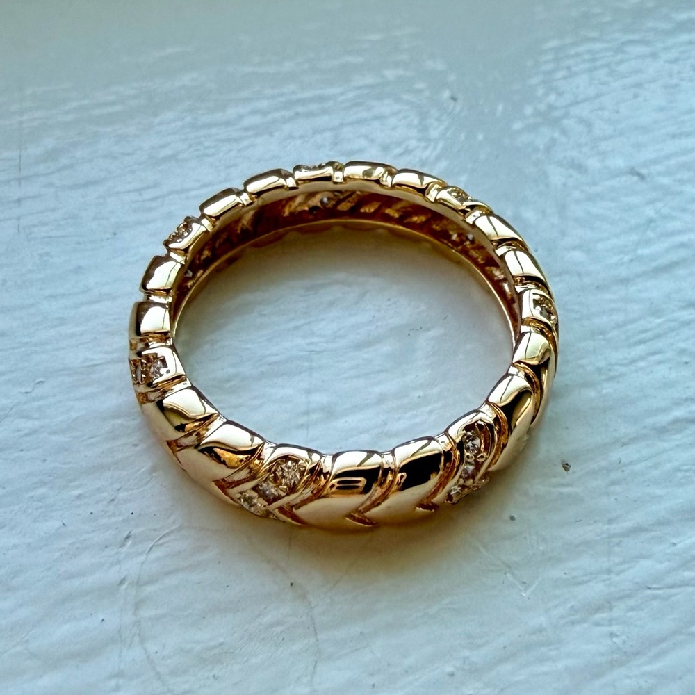 NWT Pretty Bird Jewelry Gold Chevron Diamond Accent Eternity Band size 6 - Picture 2 of 10